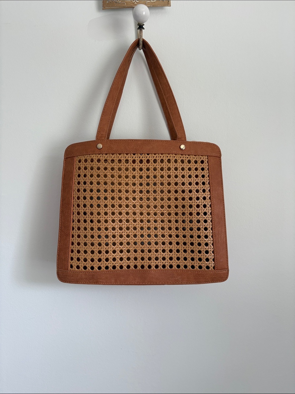 Brown leather like & Woven Rattan Antik Kraft Purse 12 1/2 wide x 10 3/4 long - Picture 2 of 6